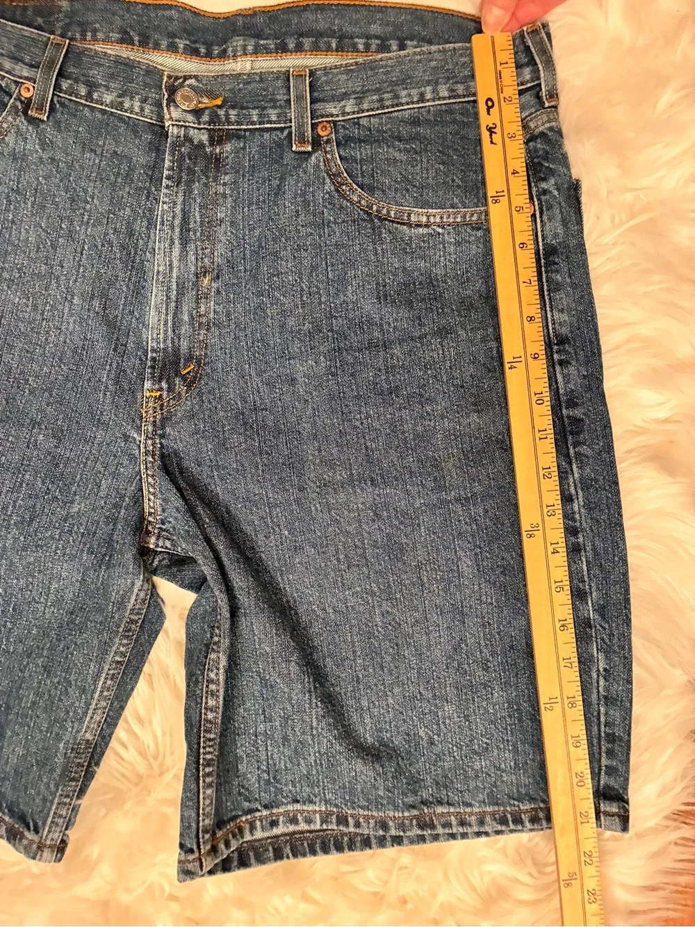 Levi’s 550 Sz 36 Relaxed Fit Mens Jean Shorts
